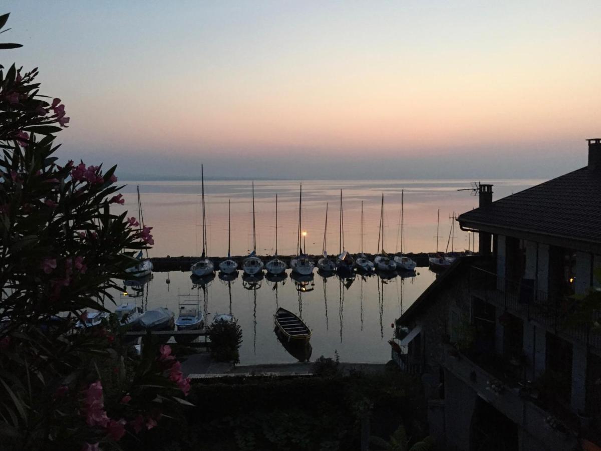 A Room With A View - Maisonnette Dans Bourg Medieval Au Bord Du Lac Leman Yvoire Dış mekan fotoğraf